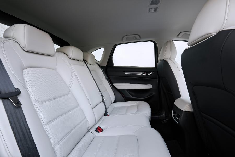 Интерьер Mazda CX-5 2017 года  (WW) (фото 20 из 57)